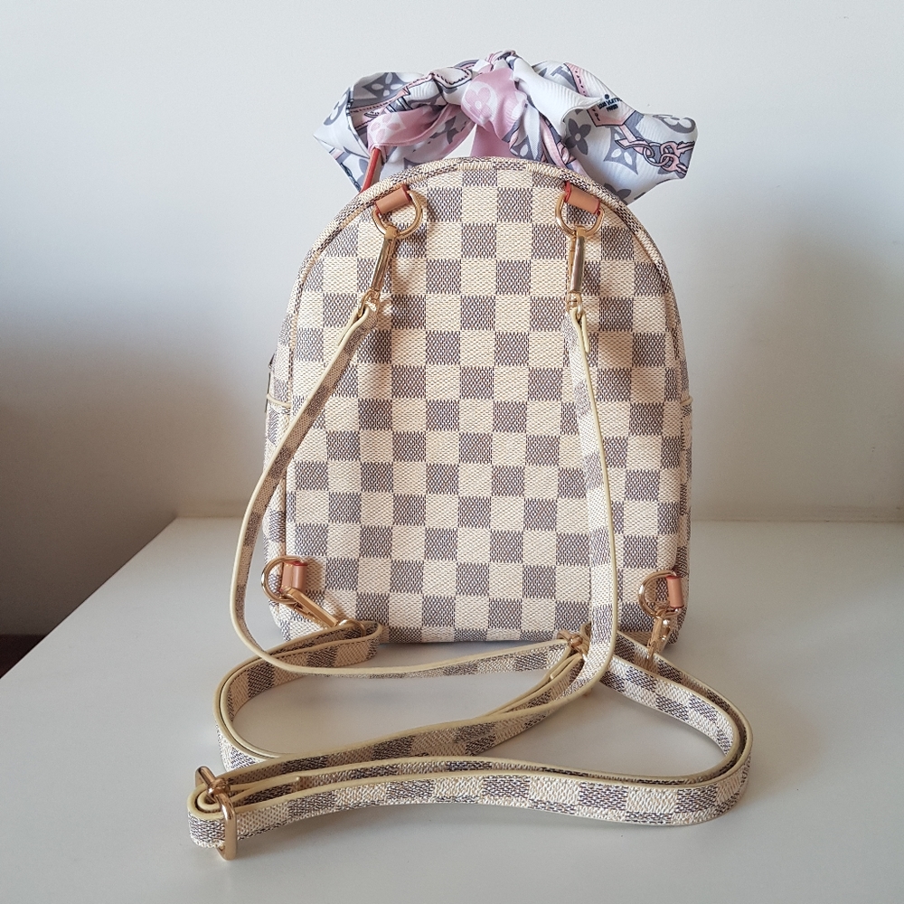 Luxury style Backpack - Picture 3 of 9